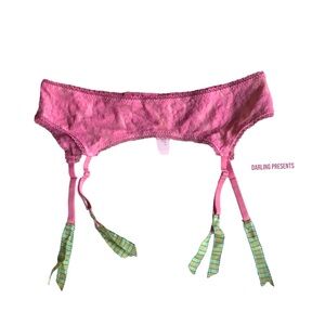 VICTORIA’S SECRET LACE GARTER BELT WOMEN COLOR PINK SIZE M/L